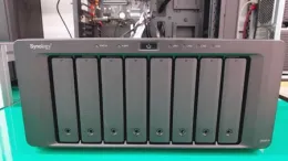 synology-ds1813-nas-disk-recovery-front